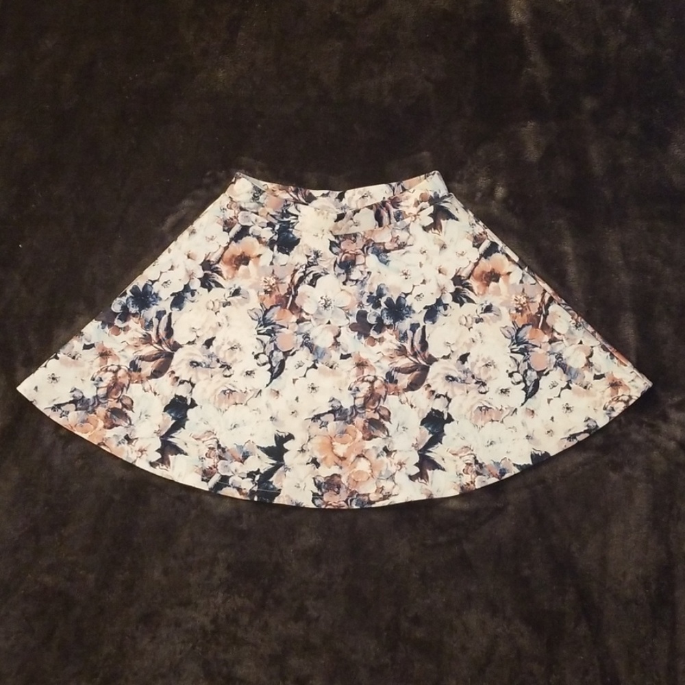 |Floral skater skirt|